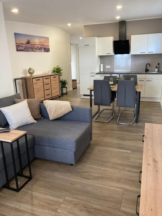 Moderne Ferienwohnung Mit Balkon Herxheim Exteriör bild