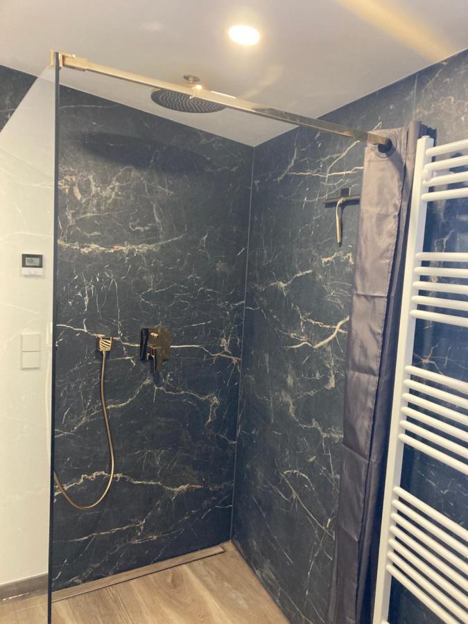 Moderne Ferienwohnung Mit Balkon Herxheim Exteriör bild